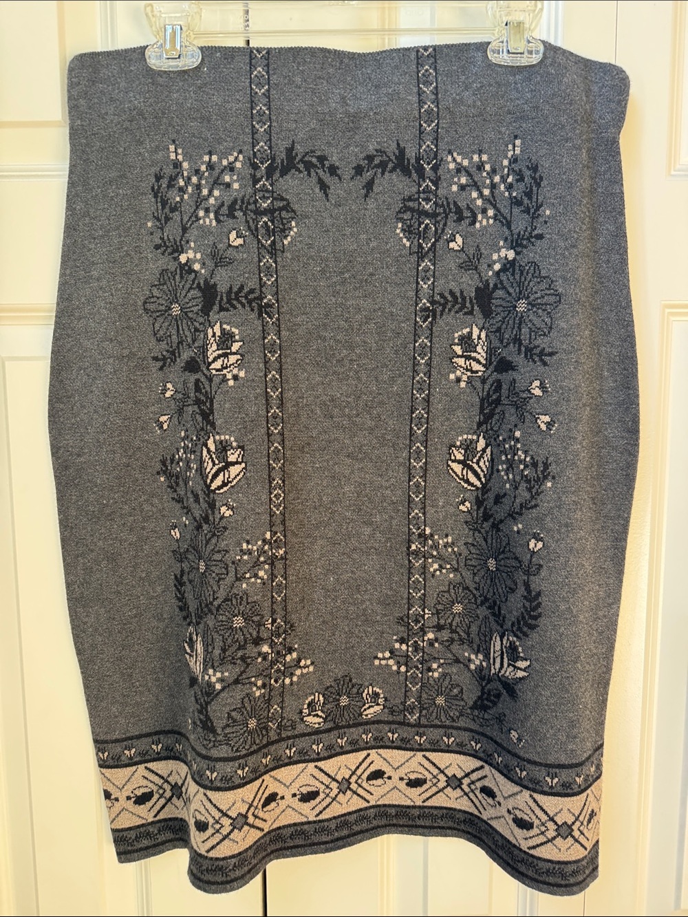 Max Studio Gray Floral Jacquard Pencil Skirt XL